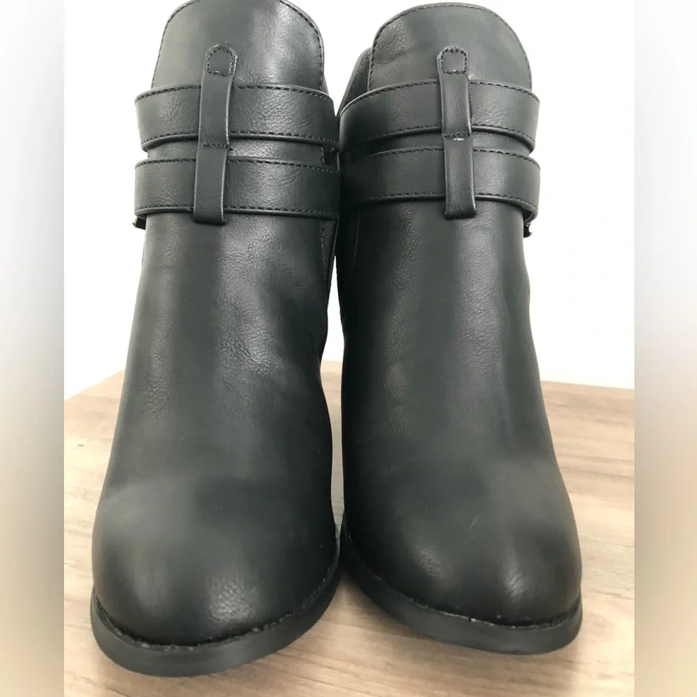 TOP Moda Black Heeled Booties - Picture 6 of 9